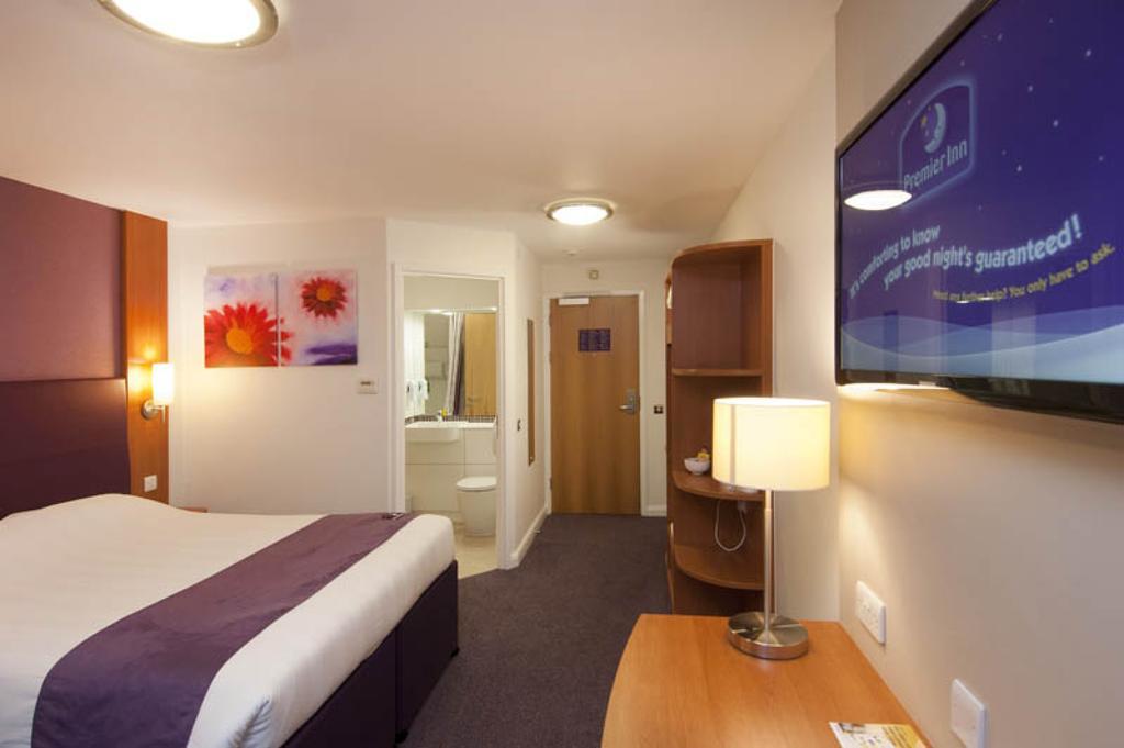 Premier Inn Dundee West מראה חיצוני תמונה
